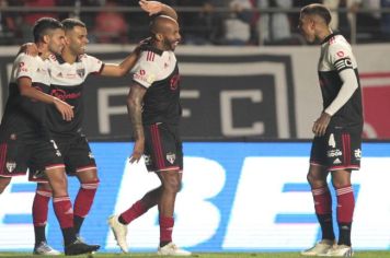Brasileiro: São Paulo goleia Avaí por 4 a 0 no Morumbi
