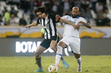Brasileiro: com objetivos opostos, Avaí e Botafogo se enfrentam em SCBrasileiro: com objetivos opostos, Avaí e Botafogo se enfrentam em SC